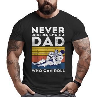 Retro Jiu-Jitsu Dad Bjj Men Father Vintage Big and Tall Men T-shirt | Mazezy