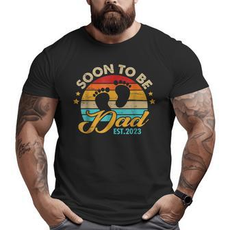 Soon To Be Dad 2023 Father's Day First Time Dad Pregnancy Big and Tall Men T-shirt | Mazezy