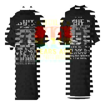 40 Years Old Built 40 Years Ago 40Th Birthday T-Shirt - Thegiftio UK