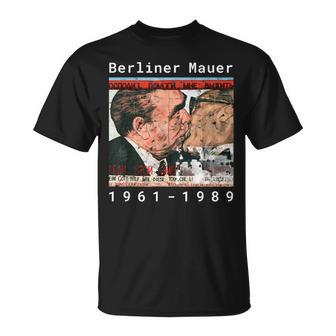 Berliner Mauer Bruderkuss T-Shirt - Seseable