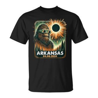 Bigfoot Arkansas Total Solar Eclipse 2024 Wearing Glasses T-Shirt - Monsterry UK