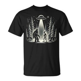 Bigfoot Meets Alien- Alien & Bigfoot Full Moon Sasquatch Ufo T-Shirt | Mazezy CA