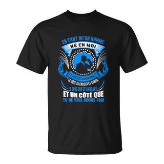 En Tant Qu'un Homme Né En Mai T-Shirt - Cadeauxyz
