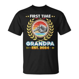 First Time Grandpa Est 2024 New Baby Wreath Father's Day T-Shirt - Thegiftio UK