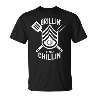 Grillin And Chillin Dad Bbq Grill Fathers Day T-Shirt - Monsterry DE