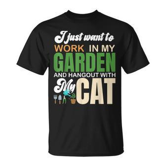 Gardening Graphic Cat Lover Gardener Garden Pet Plants T-Shirt - Seseable