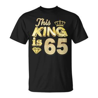 This King Is 65 Years Old 65Th Birthday Golden Party Perfect T-Shirt | Mazezy UK