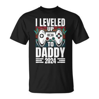 I Leveled Up To Daddy 2024 Soon To Be Dad Fathers Day T-Shirt - Thegiftio UK