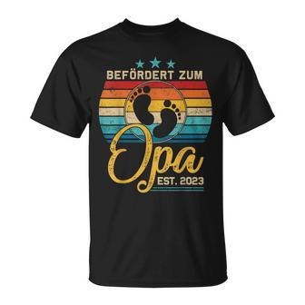Promote To Grandpa 2023 Vintage Ich Werde Opa 2023 Loading T-Shirt - Monsterry
