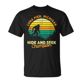 Retro Luna Pier Michigan Big Foot Souvenir T-Shirt - Monsterry AU