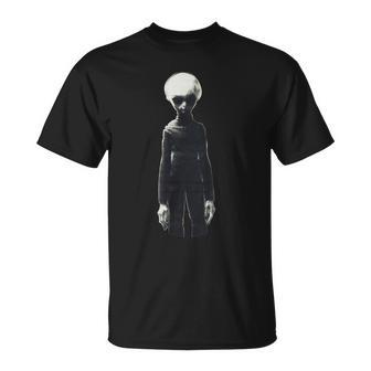 Skinny Bob Alien Kgb Alien Video Still Frame T-Shirt - Thegiftio UK