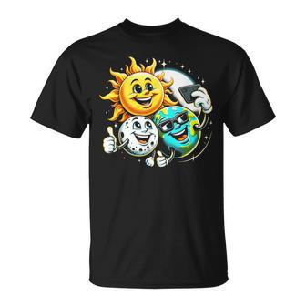 Slefie Earth Moon Sun Total Solar Eclipse 2024 Fun T-Shirt | Mazezy DE