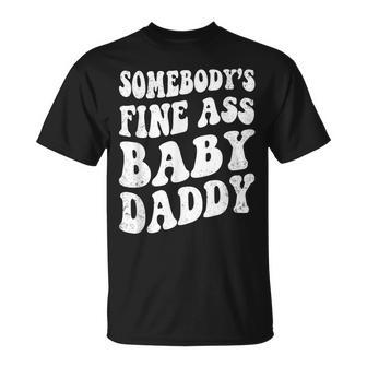 Somebody's Fine Ass Baby Daddy Retro Father's Day Men T-Shirt - Thegiftio UK