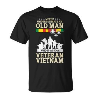 Never Underestimate An Old Man Vietnam Veteran Flag Retired T-Shirt - Seseable