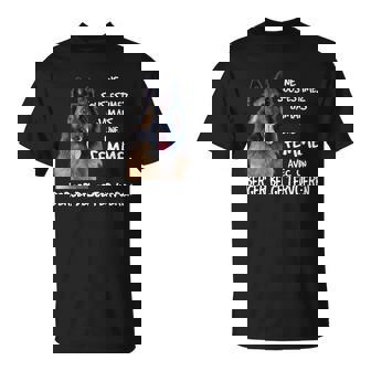 Une Femme Avec Un Berger Belge Tervueren T-Shirt - Cadeauxyz