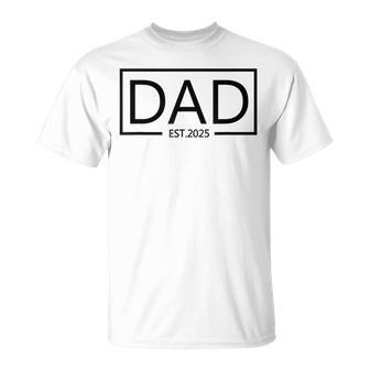 Dad Est 2025 Father's Day New Dad 2025 Promoted To Dad T-Shirt - Thegiftio UK