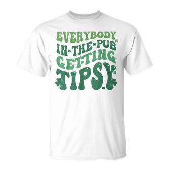 Everybody In The Pub Getting Tipsy St Patrick's Day T-Shirt - Thegiftio