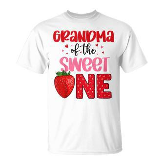 Grandma Of The Sweet One Strawberry Birthday Family Party T-Shirt - Thegiftio