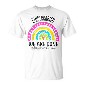 Kindergarten Abschluss 1 Klasse Hier Kommen Wir Regenbogen T-Shirt - Geschenkecke