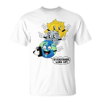 Line Up Everybody Total Solar Eclipse 2024 Earth Moon T-Shirt | Mazezy DE
