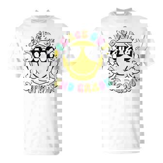 Peace Out 2Nd Grade Retro Smile Last Day Of School 2024 T-Shirt | Mazezy