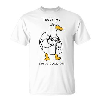 Trust Me I'm A Ducktor Doctor Sayings T-Shirt - Thegiftio UK