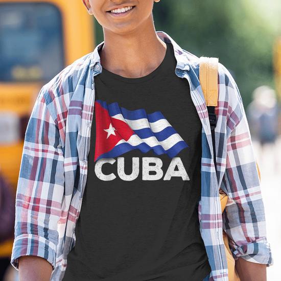 Camiseta Con La Bandera Cubana