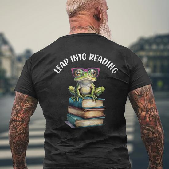 Frog & Toad Fishing Vintage Classic Book Frog Reading Book T-Shirt