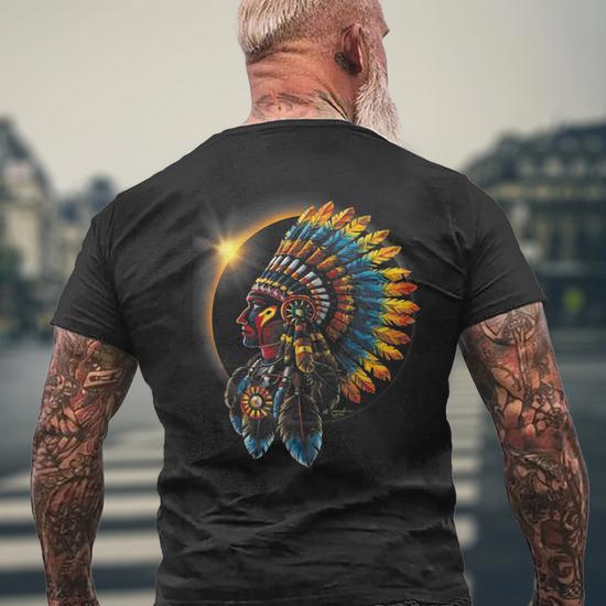 Total Eclipse Native American Indian Traditional Head Dress Men's T-shirt Back Print | Mazezy Total Eclipse Native American Indian Traditional Head Dress Men's T-shirt Back Print | Mazezy