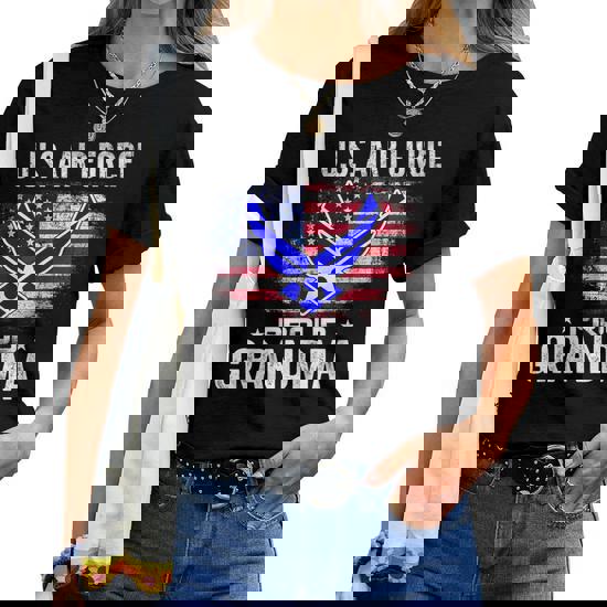 Proud Air Force Grandma T-Shirt American Flag Heart Veteran
