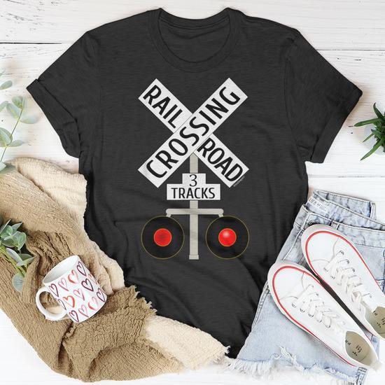 【PUSHU】Train sign T-shirt(ポケット付き) Train Railroad Crossing Lights 3 Tracks Road Sign T-Shirt - Monsterry
