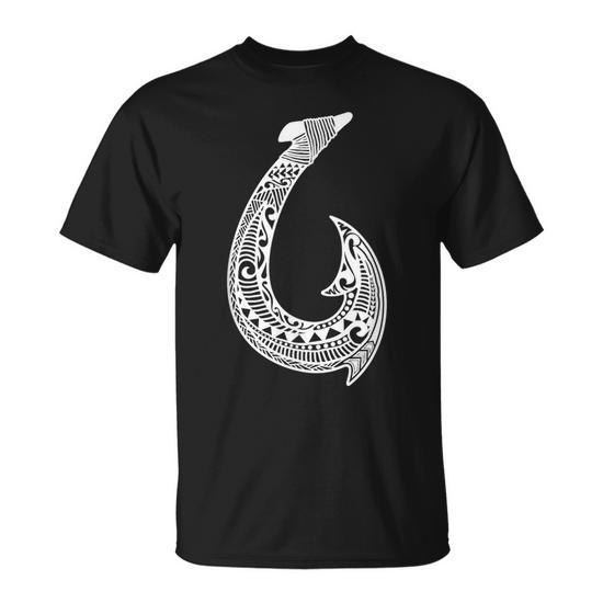 https://i4.cloudfable.net/styles/550x550/8.51/Black/tribal-hawaiian-fish-hook-pacific-islander-design-t-shirt-20240131135438-yj51kucp-s4.jpg