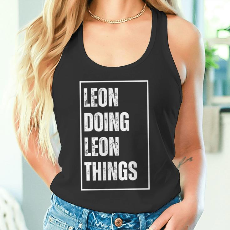 Leon Doing Leon Things Lustigerorname Geburtstag Tank Top