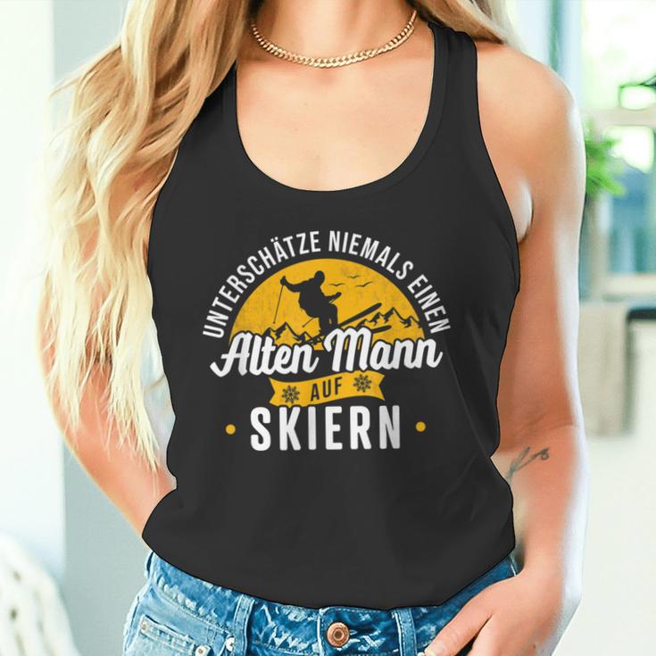 Unterschatzniemals Einen Alte Mann Auf Skiern Unterschatz Niemals Eine Tank Top