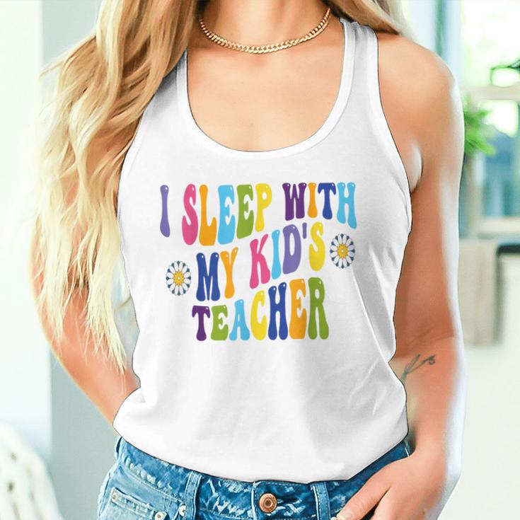 Ich Schlafe Mit Dem Lehrer Meines Kindes Humor Homeschool Papa Ehemann Tank Top