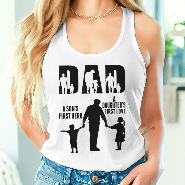 Papa Der Erste Held Eines Sohnes Die Erste Liebe Einer Tochteratertag Tank Top