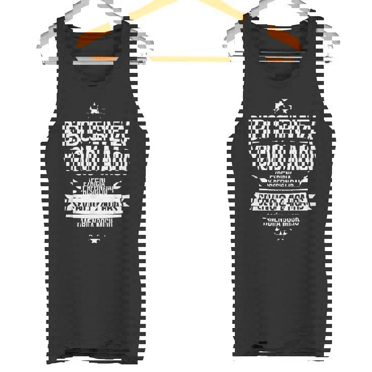 Bebo Cerveza Y Como Jamon A Domicilio Servicio Garantizado Camiseta sin mangas