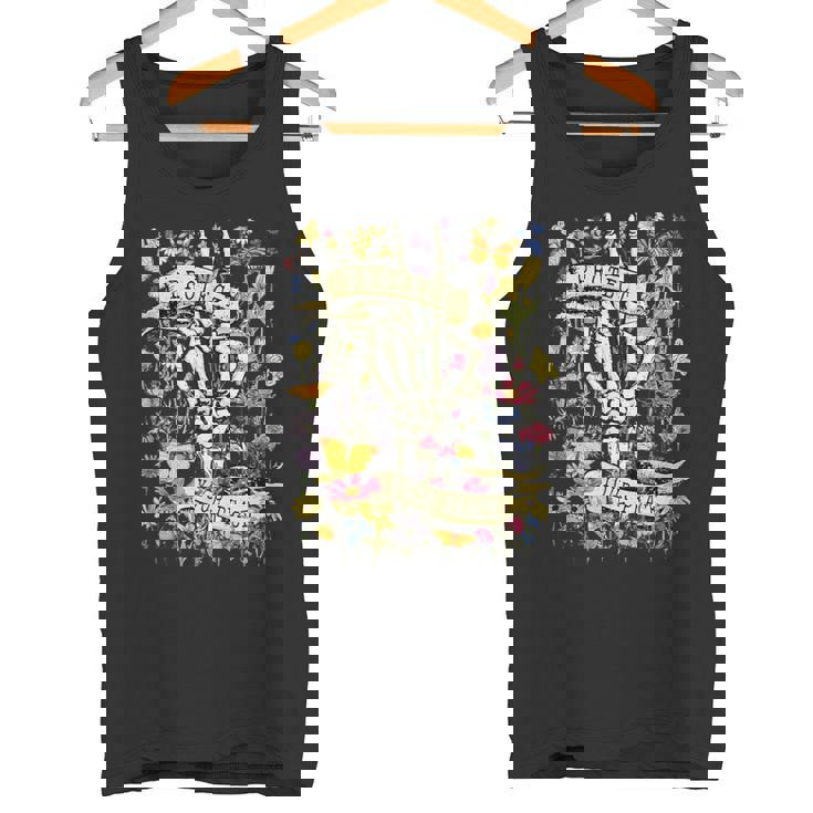 Concienciación De La Salud Mental De Flores Silvestres Retro Protect Your Peace Camiseta sin mangas