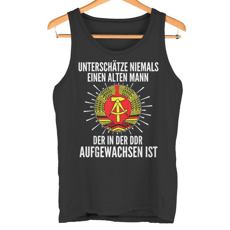 Underschatz Niemals Einen Alte Mann Der In Der Ddr S Tank Top