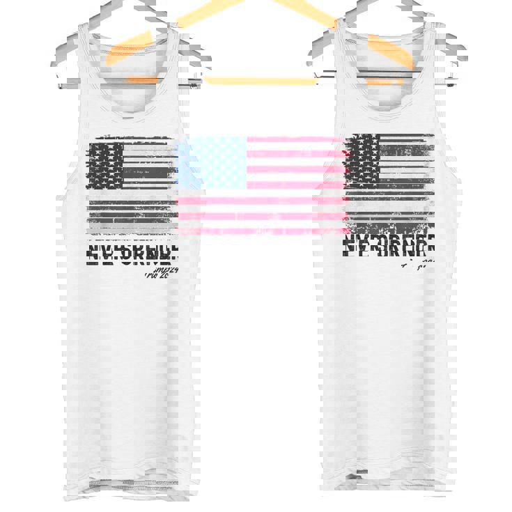 Donald Trump Nunca Rendirá A Trump 2024 Pro Trump Camiseta sin mangas