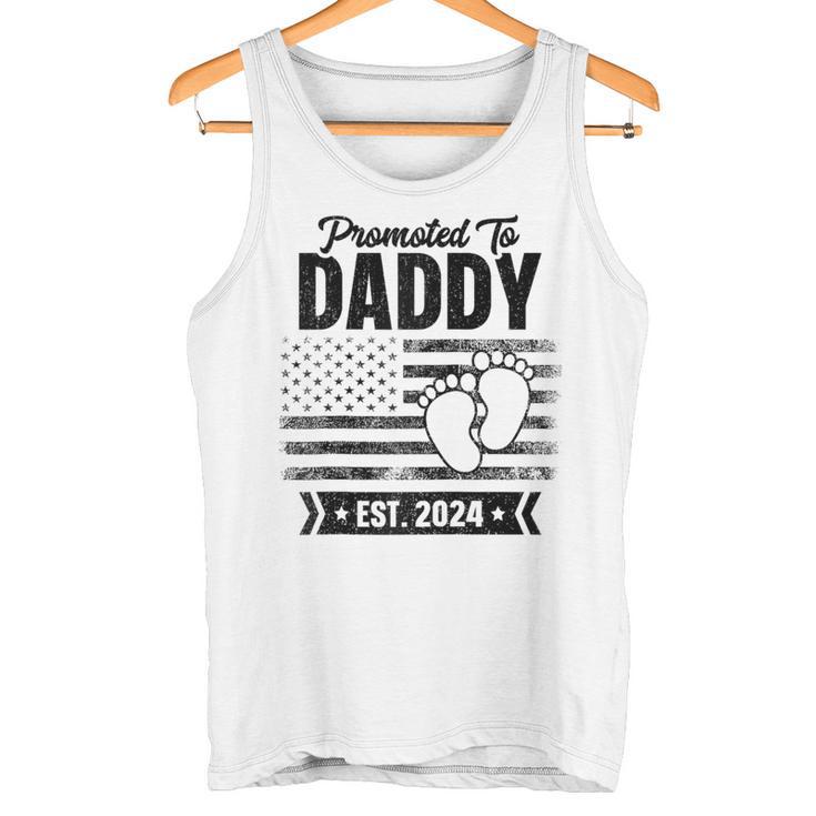 Vatertag Erstes Mal Papa 2024 Promoted To Daddy Est 2024 Raglan Tank Top