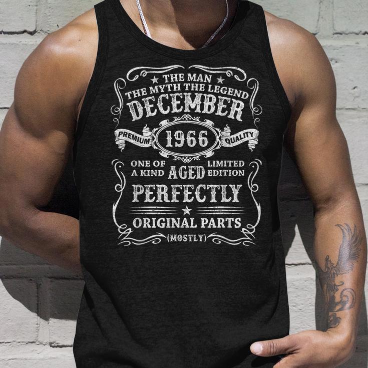 58 Geburtstag Geschenk Mann Mythos Legende Dezember 1966 Tank Top Geschenke für Ihn