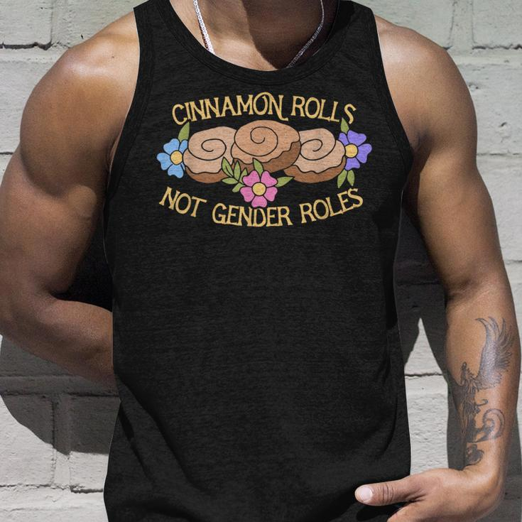 Cinnamon Rolls Not Gender Roles Feminist Retro Style Tank Top Geschenke für Ihn