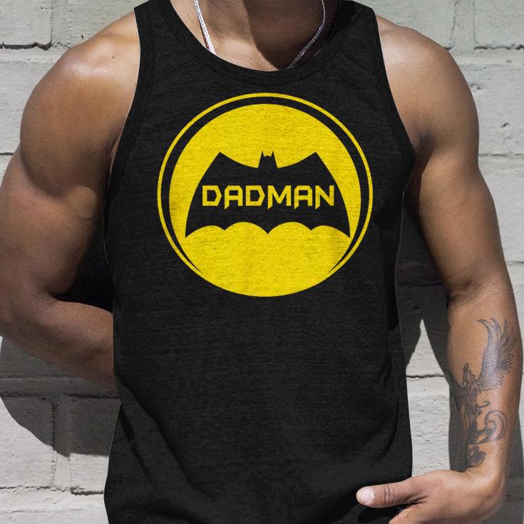 Dadman Father Am Tag Held Bei Nacht Papa Ist Der Beste Dad Tank Top Geschenke für Ihn