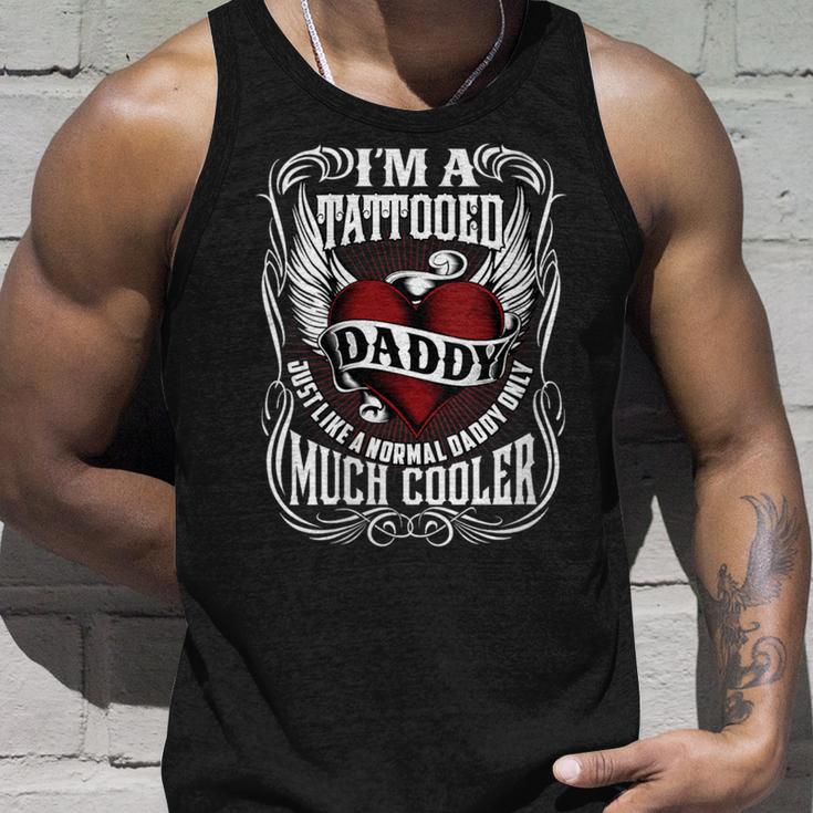 Damen Ich Bin Ein Tätowierter Papa Lustiges Tattoo Geschenk Mit-Ausschnitt Tank Top Geschenke für Ihn