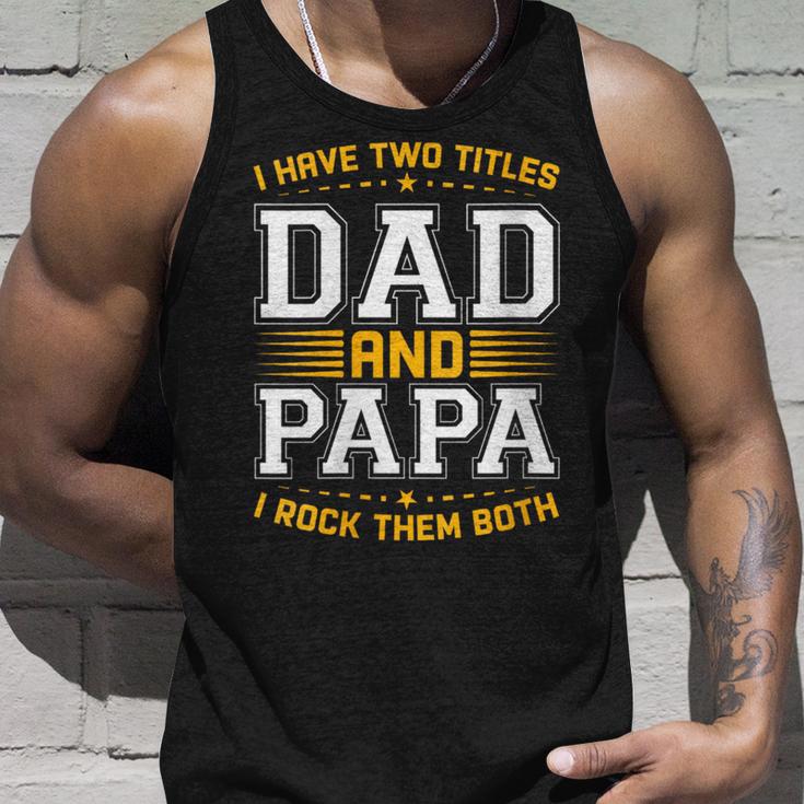 Damen Ich Habe Zwei Titel Papa Und Papa Lustigeratertag Papa Mit-Ausschnitt Tank Top Geschenke für Ihn