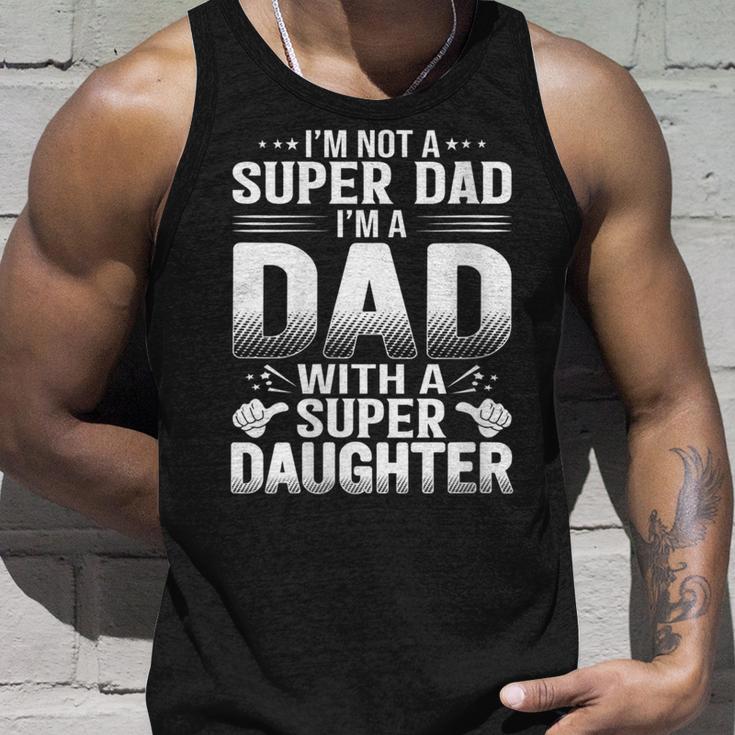 Damen Kein Super Papa Ich Bin Papa Mit Einer Supertochteraterkind Mit-Ausschnitt Tank Top Geschenke für Ihn