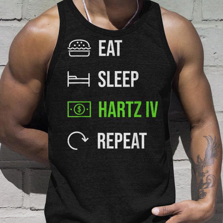 Eat Sleep Hartz 4 Repeat Tank Top Geschenke für Ihn