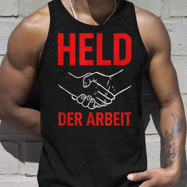 Held Der Arbeit Ossi Idea East Germany Tank Top Geschenke für Ihn