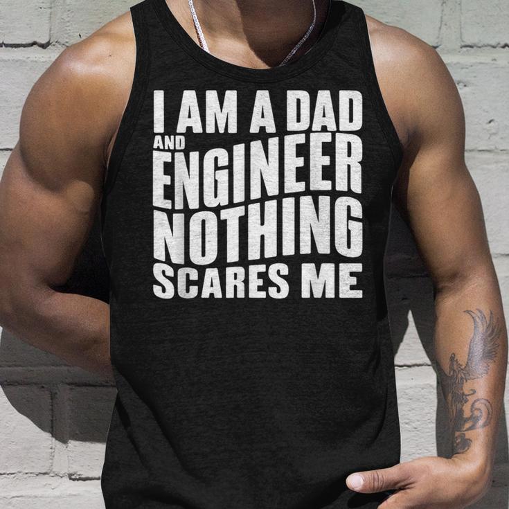 Ich Bin Papa Und Ingenieur Nichts Erschreckt Mich Tank Top Geschenke für Ihn